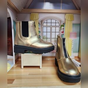 Zip Fronts Chelsea Boots